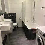 برايت ستريت 83